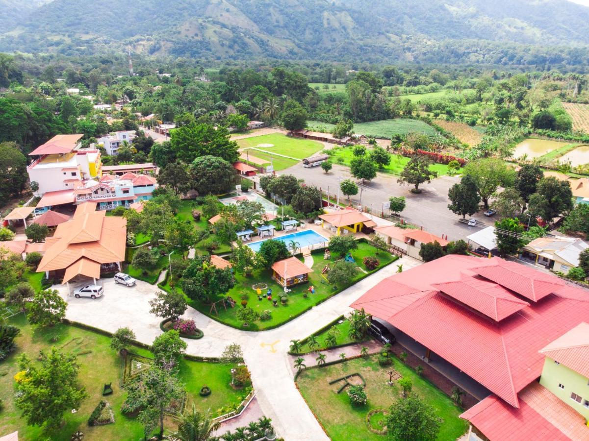 Deluxe Suites Guacamayos - Eco-Lodge & Swimming Pool Бонао Экстерьер фото