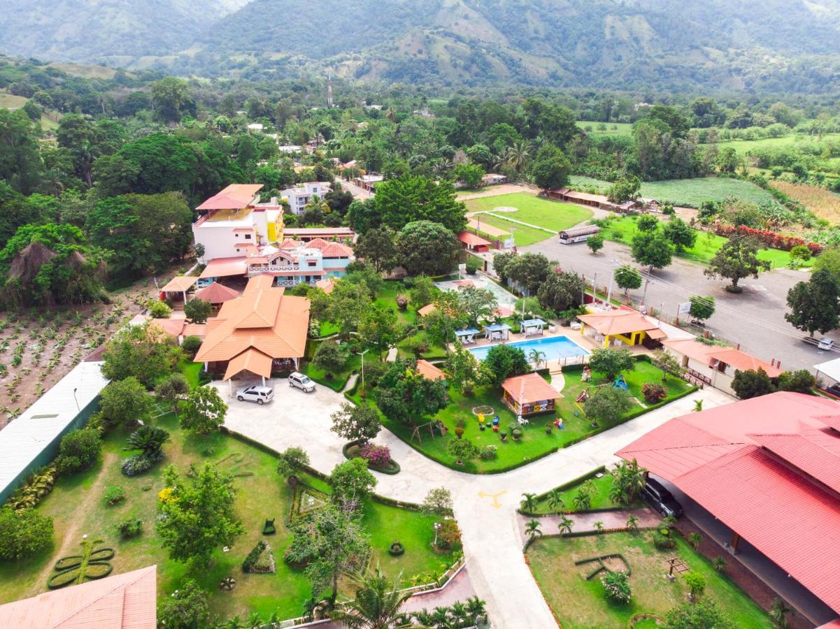 Deluxe Suites Guacamayos - Eco-Lodge & Swimming Pool Бонао Экстерьер фото