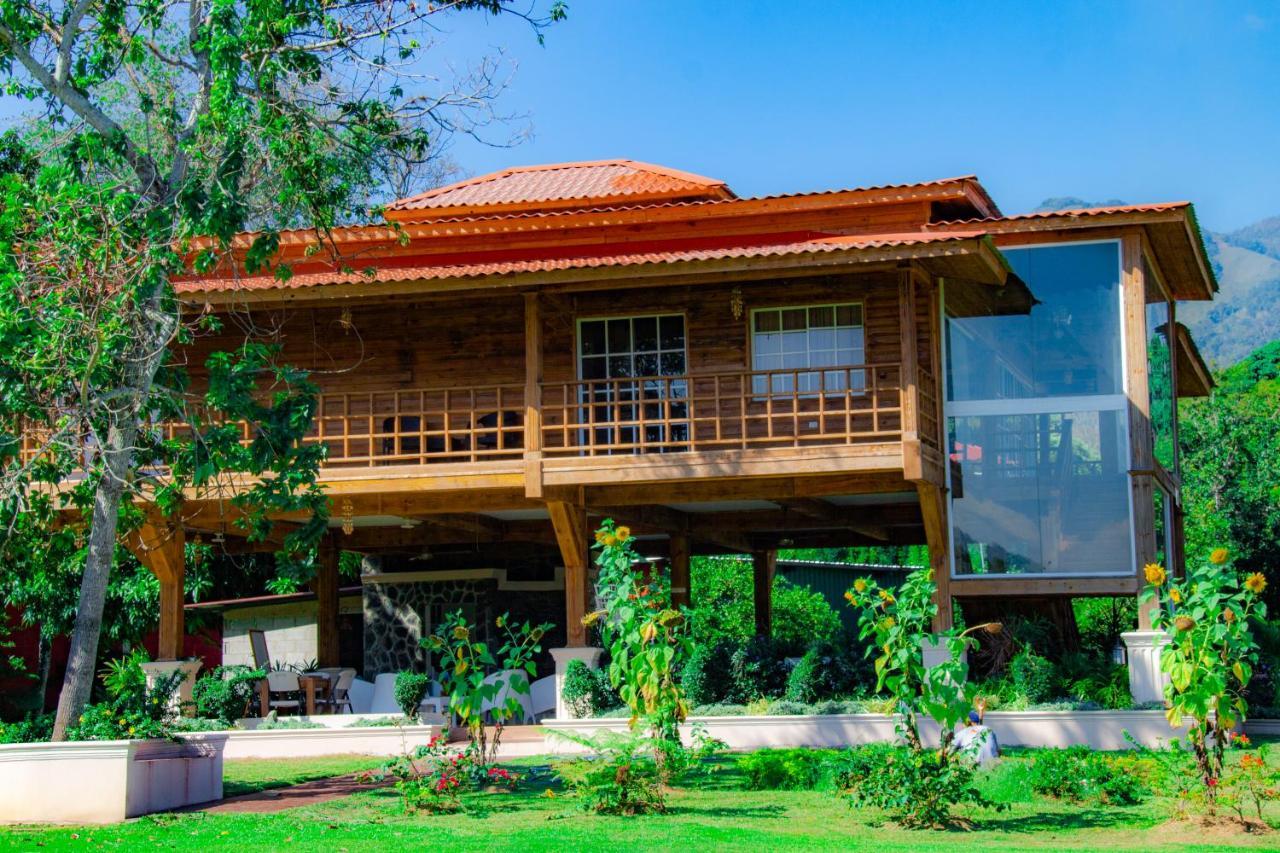 Deluxe Suites Guacamayos - Eco-Lodge & Swimming Pool Бонао Экстерьер фото