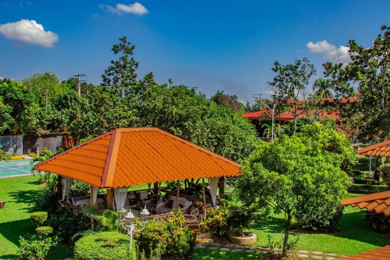 Deluxe Suites Guacamayos - Eco-Lodge & Swimming Pool Бонао Экстерьер фото