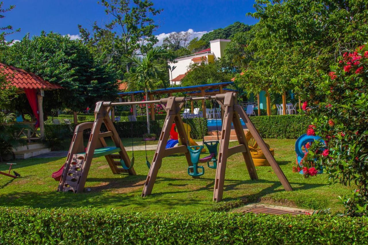 Deluxe Suites Guacamayos - Eco-Lodge & Swimming Pool Бонао Экстерьер фото