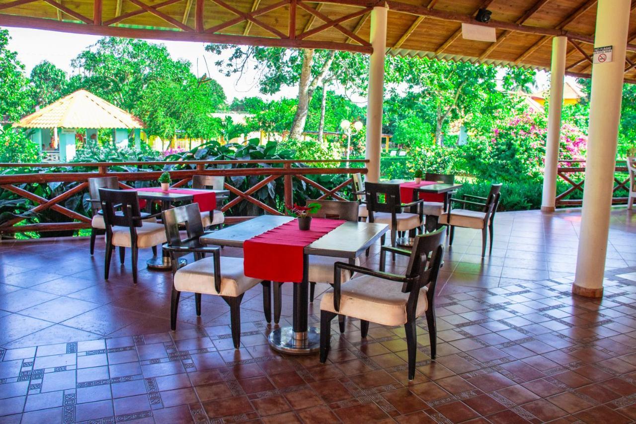 Deluxe Suites Guacamayos - Eco-Lodge & Swimming Pool Бонао Экстерьер фото