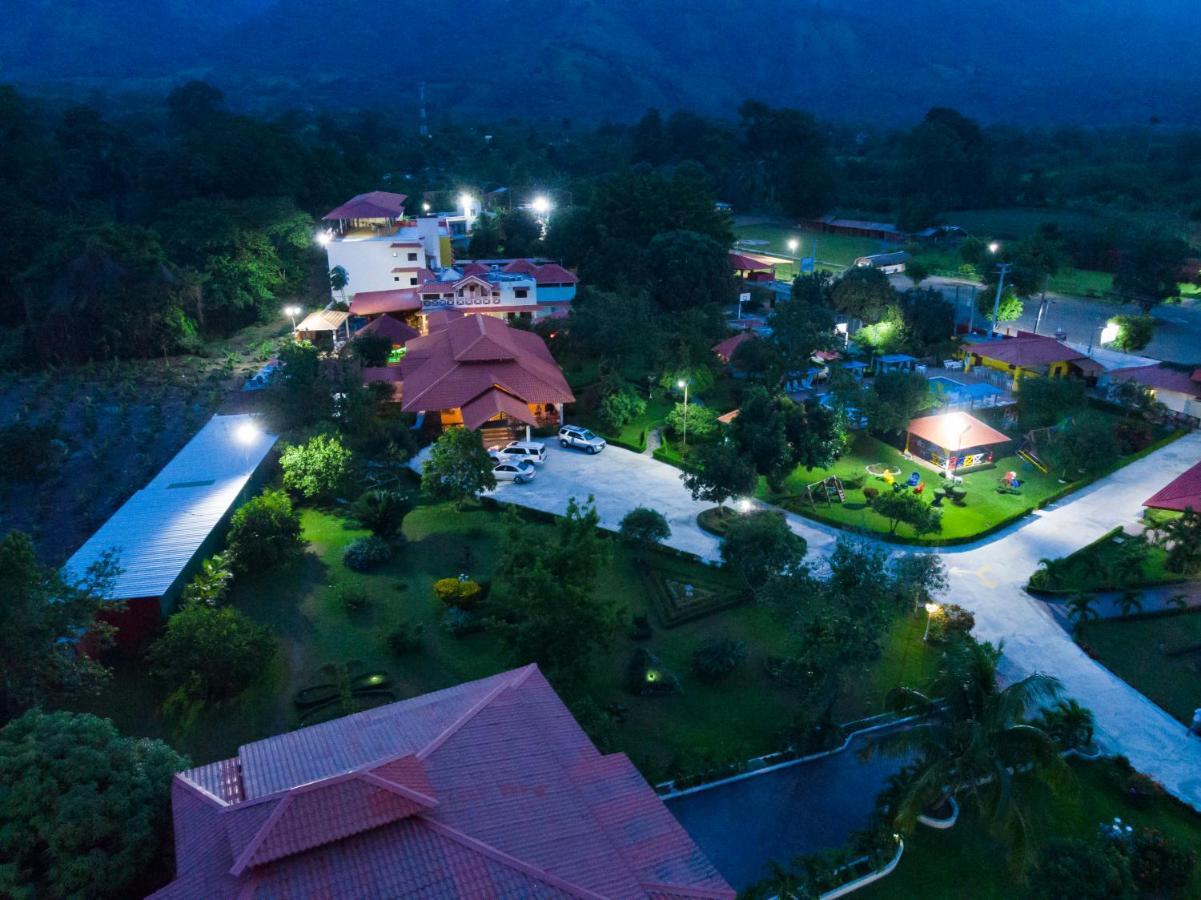 Deluxe Suites Guacamayos - Eco-Lodge & Swimming Pool Бонао Экстерьер фото